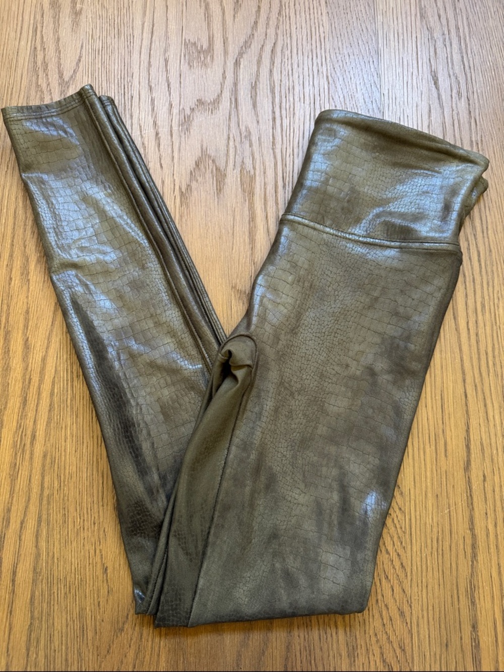 SPANX Faux Leather Green Crocodile Leggings Size Medium